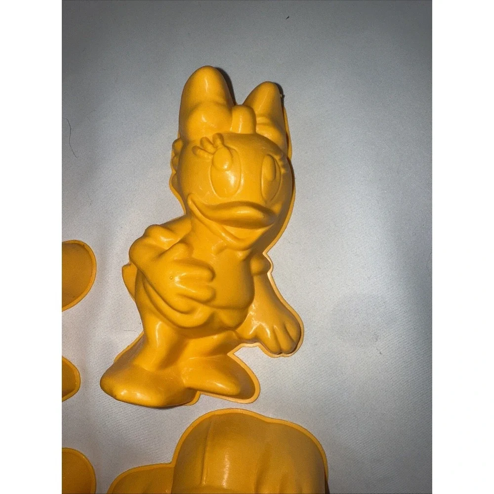 Disney Duck‎ Tales Jello Mold 1989 Yellow Set of 4 Promotional Gelatin vintage